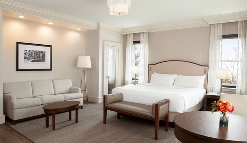 1 Bedroom Junior Suite King Bed