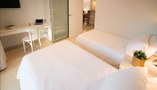 Apartamento familiar, 3 habitaciones, accesible para personas con discapacidad, entresuelo