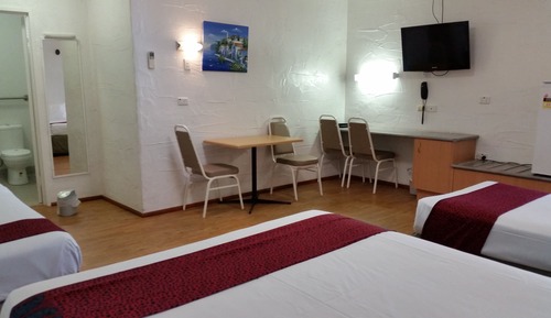 Suite estándar, 1 habitación, no fumadores (Impaired Mobility Unit)