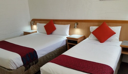 Suite estándar, 1 habitación, no fumadores (1 Queen 2 singles)