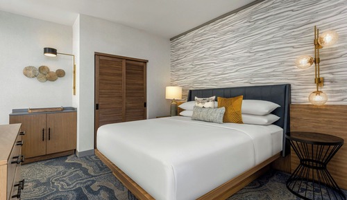 Habitación, 1 cama de matrimonio grande con sofá cama, vistas al puerto deportivo