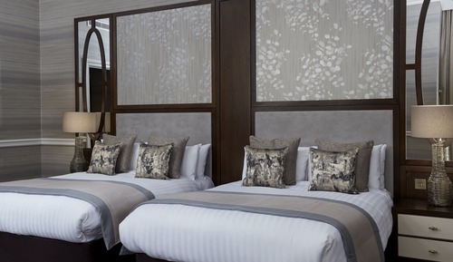 Junior Suite Twin Bed