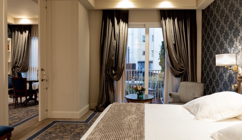 Suite Courtyard Terrace "The Wellington Club" Access