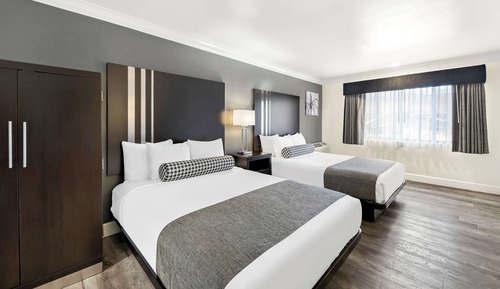 Habitación estándar, 2 camas de matrimonio, accesible para personas con discapacidad, bañera