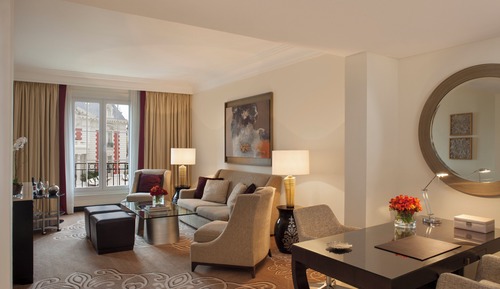 Suite, 1 cama de matrimonio grande, vistas a la ciudad