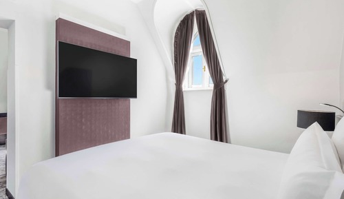 Suite junior, 1 cama doble (and sofa)