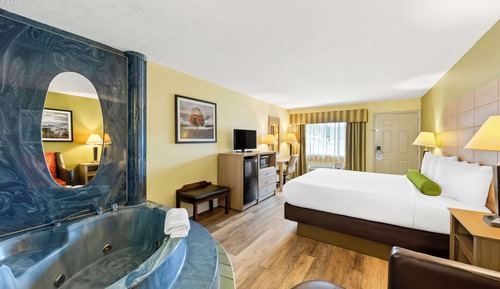 Habitación estándar, 1 cama de matrimonio grande, fumadores, bañera de hidromasaje
