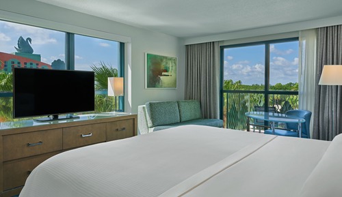 Habitación Deluxe, 1 cama de matrimonio grande con sofá cama, vistas al complejo turístico (Balcony)