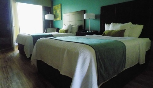 Suite, 2 camas dobles, no fumadores, frigorífico y microondas (Shower Only;with Sofabed)