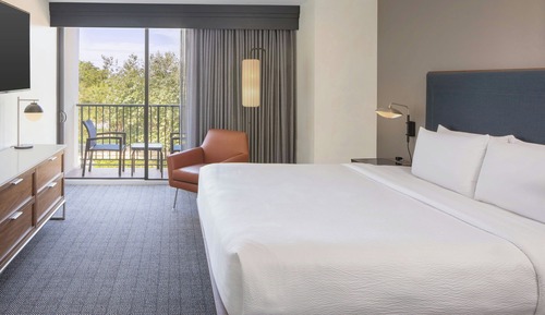 Suite, 1 habitación, no fumadores, balcón (Mobility/Hearing Access, Roll-in Shwr)