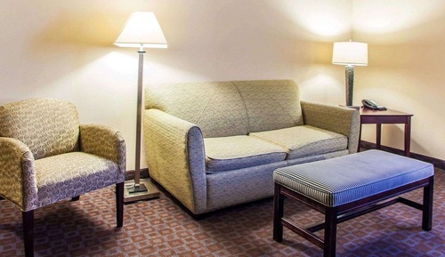 Suite, 1 cama de matrimonio grande con sofá cama, no fumadores (Efficiency, Tub Accessible)