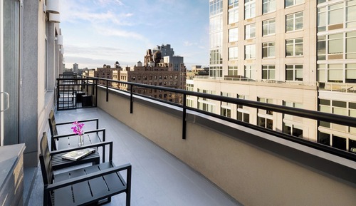 Estudio, terraza (NY)