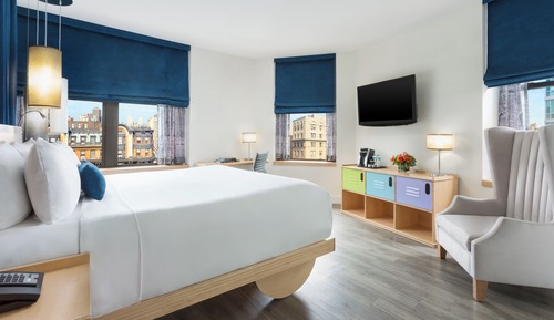 Habitación, 1 cama de matrimonio grande, vistas a la ciudad