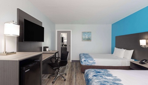 Habitación, 2 camas dobles, no fumadores (Mobility/Hearing, Roll-in Shower)