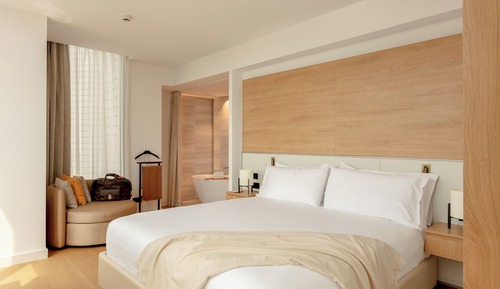 Red Level One Bedroom Master Suite