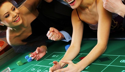Junior Suite, 1 Bedroom, Jetted Tub, City View- Casino Package($50 Casino Credit Included)