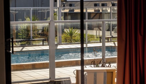 Habitación familiar, junto a la piscina