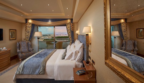 Premium Suite, 1 King Bed, Business Lounge Access (Rome View)