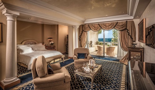 Suite, 1 King Bed (Alcove Suite, Spa/Club Lounge Access)