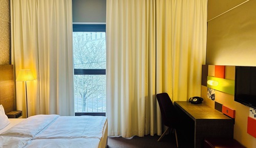 Medium Room (Vintage)