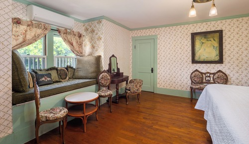 Dole Junior Suite