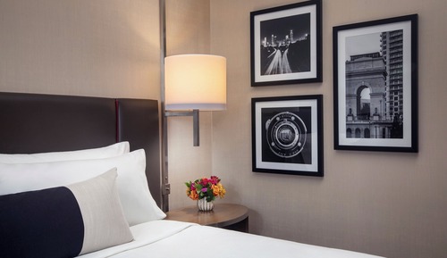 Suite (Georgia Aquarium, 1 Kng Bd & Sofa Bd)
