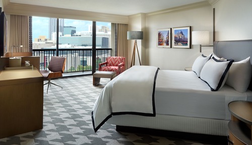Habitación Premier, 1 cama de matrimonio grande, balcón (Centennial Olympic Park View)