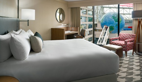 Habitación Deluxe, 1 cama de matrimonio grande (Roll in Shower)