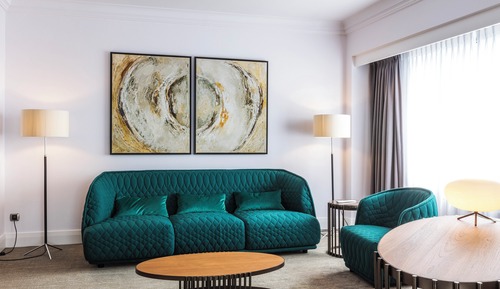Corner Suite