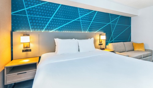 Estudio, no fumadores (1 King Bed, 2-person Sofa Bed)
