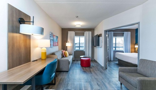 Suite, 1 habitación, no fumadores (2 Queen Beds, 2-persona Sofa Bed)