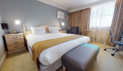 Suite, 1 cama de matrimonio grande, en esquina