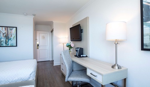 Habitación estándar, 2 camas dobles, frigorífico, vistas al puerto