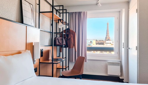 Habitación estándar, 1 cama doble, con vistas, en una planta alta (Eiffel Tower Views)