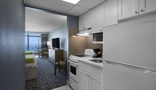Habitación estándar, 2 camas de matrimonio, balcón, frente al mar