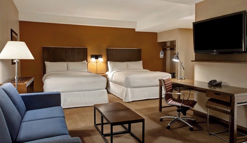 Suite junior, 2 camas de matrimonio, junto a la piscina