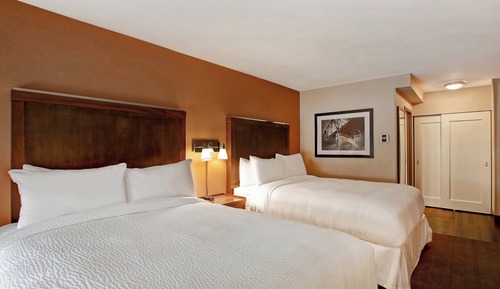 Habitación, 2 camas de matrimonio, en una planta alta