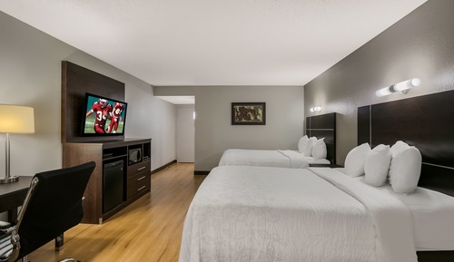Habitación Deluxe, 2 camas de matrimonio, accesible para personas con discapacidad (Smoke Free)