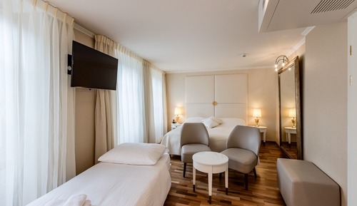 Habitación triple, vistas a la ciudad