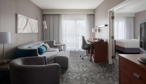 Suite superior, varias camas, balcón