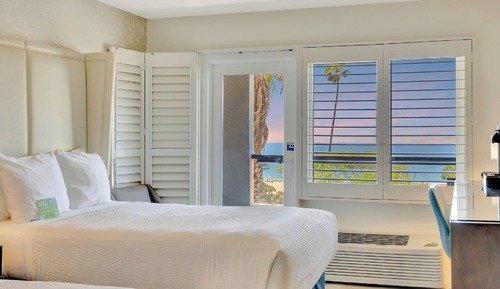 Habitación Deluxe, 2 camas dobles, balcón, vistas al mar (Ocean View with Two Double Beds, Priv)