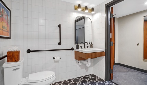 Habitación, 2 camas de matrimonio, accesible en silla de ruedas (Roll-In Shower)