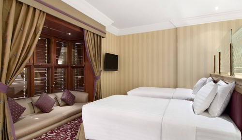 Studio Suite partial Haram View with Two Single Beds