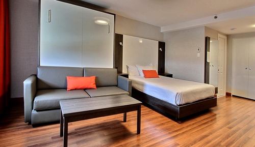Habitación, varias camas