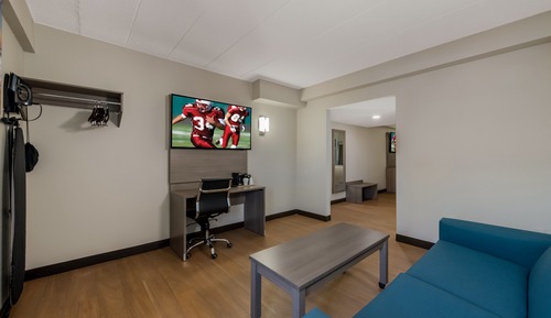 Suite, 2 camas dobles (Partial Ocean View, Smoke Free)