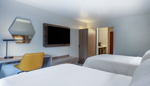 Habitación estándar, 2 camas de matrimonio, ducha adaptada (Mobility)