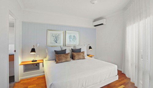 1 Bedroom Beach Front Apartment
