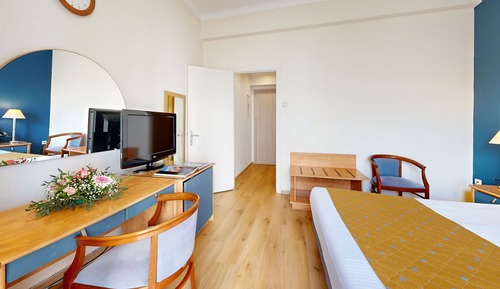 Habitación clásica doble (Queen Bed)