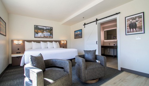 Suite, 1 cama de matrimonio grande, no fumadores (2-Story & City View)