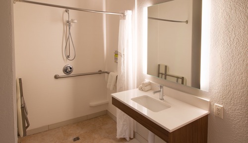 Suite, 1 cama de matrimonio grande (Communication, Accessible Tub)